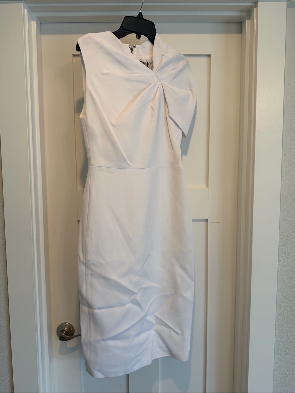 NWT ALICE + OLIVIA Kiro Ruffle Shoulder Midi Sheath Dress - Picture 10 of 11